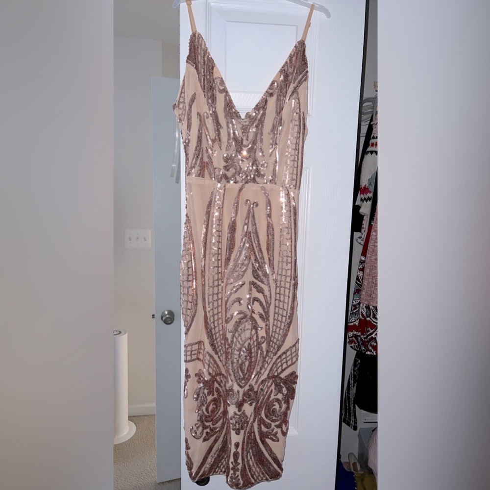 Beautiful Bodycon Dress, Wore this for my babyshower and loved it.
